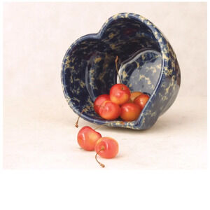 Bennington Heart Baker bowl Blue heart  stoneware dishwasher microwave oven safe